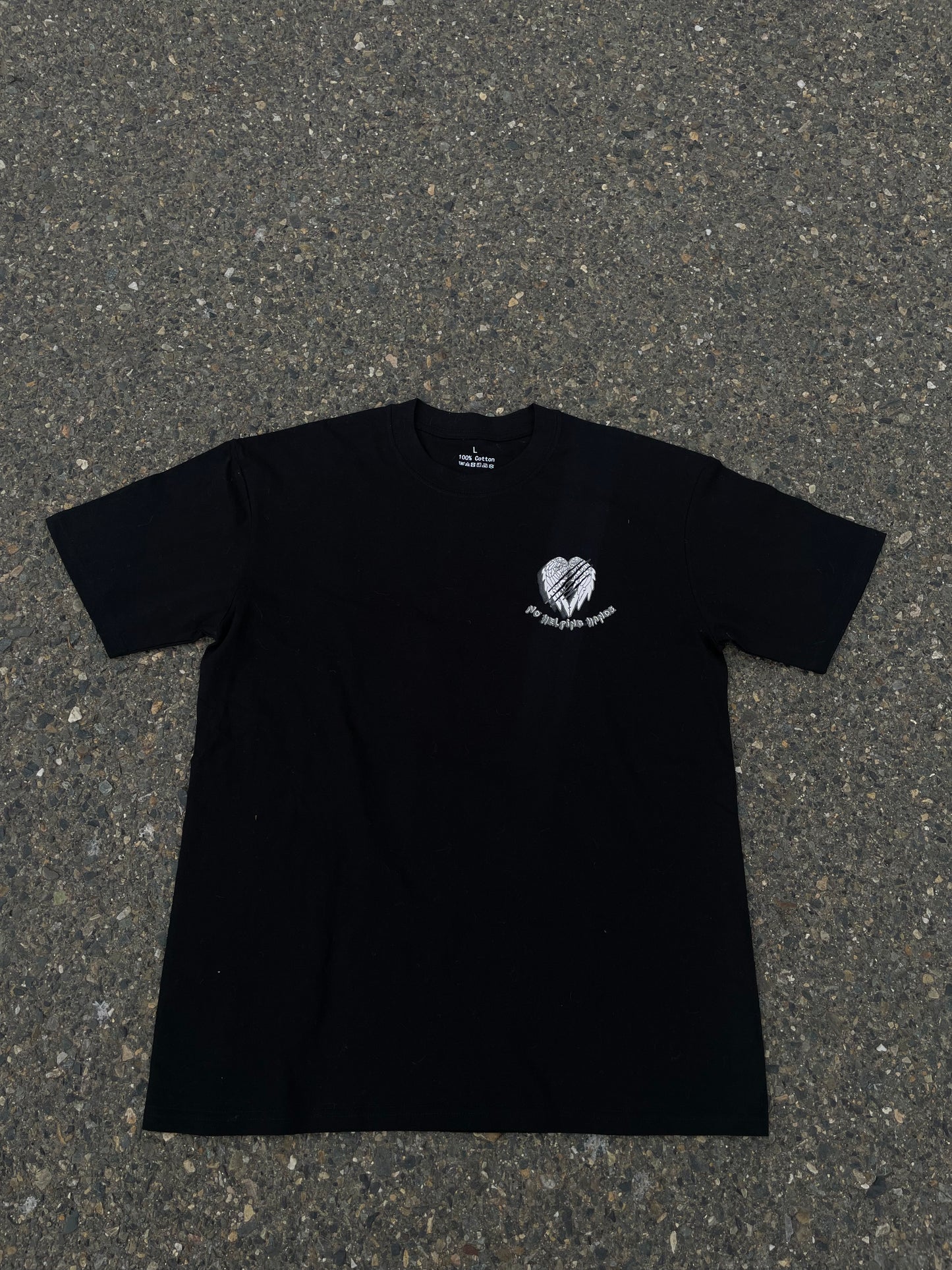 No helping hands tee